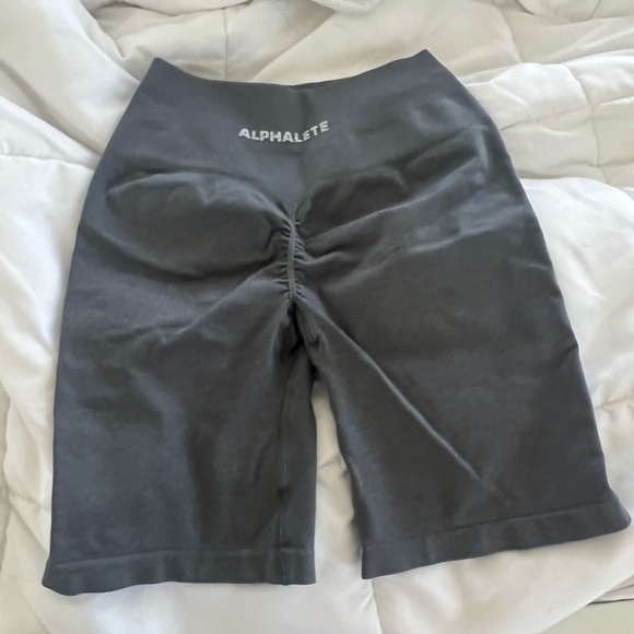 Alphalete shorts - Picture 2 of 5